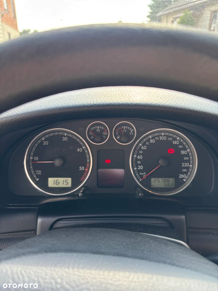 Volkswagen Passat - 12