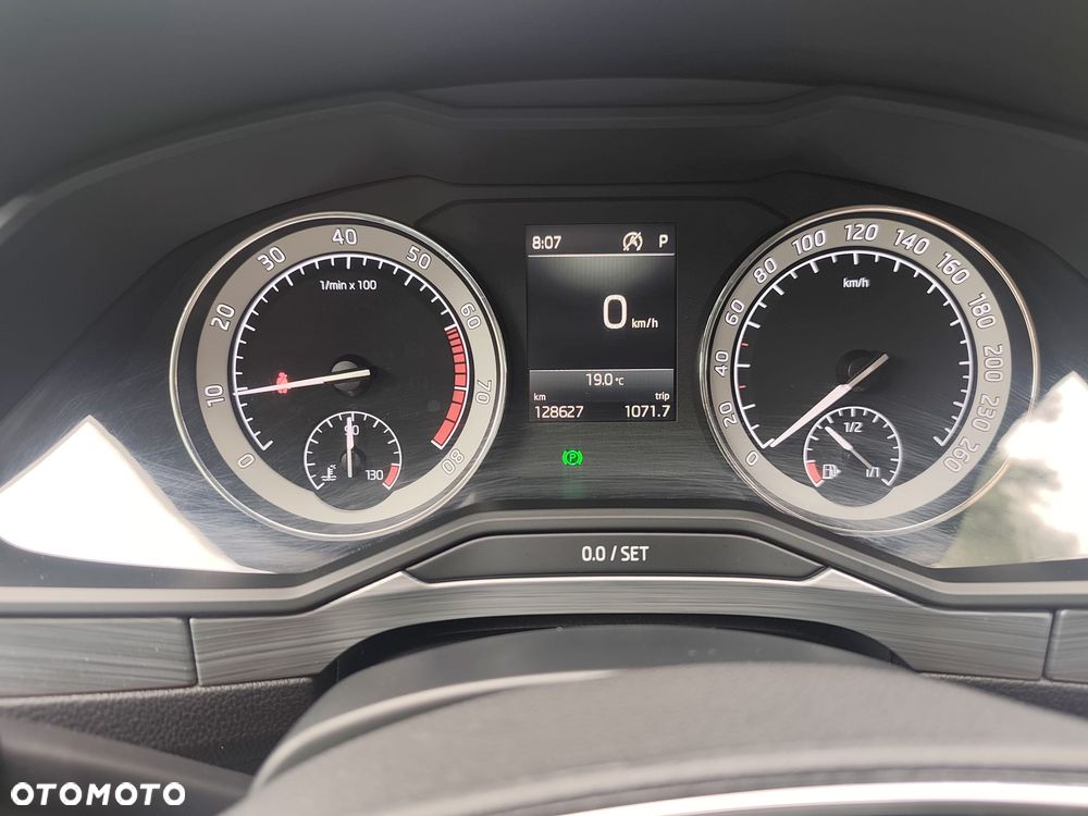 Skoda Superb 1.5 TSI Ambition DSG - 17
