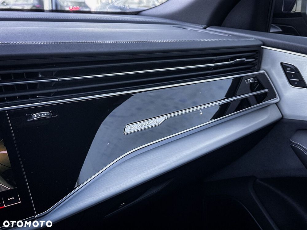 Audi Q8 - 35