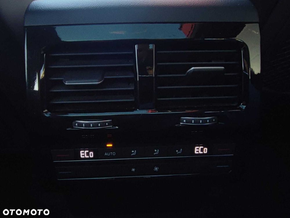 Volkswagen Touareg 3.0 V6 TDI SCR 4Mot R-Line - 32