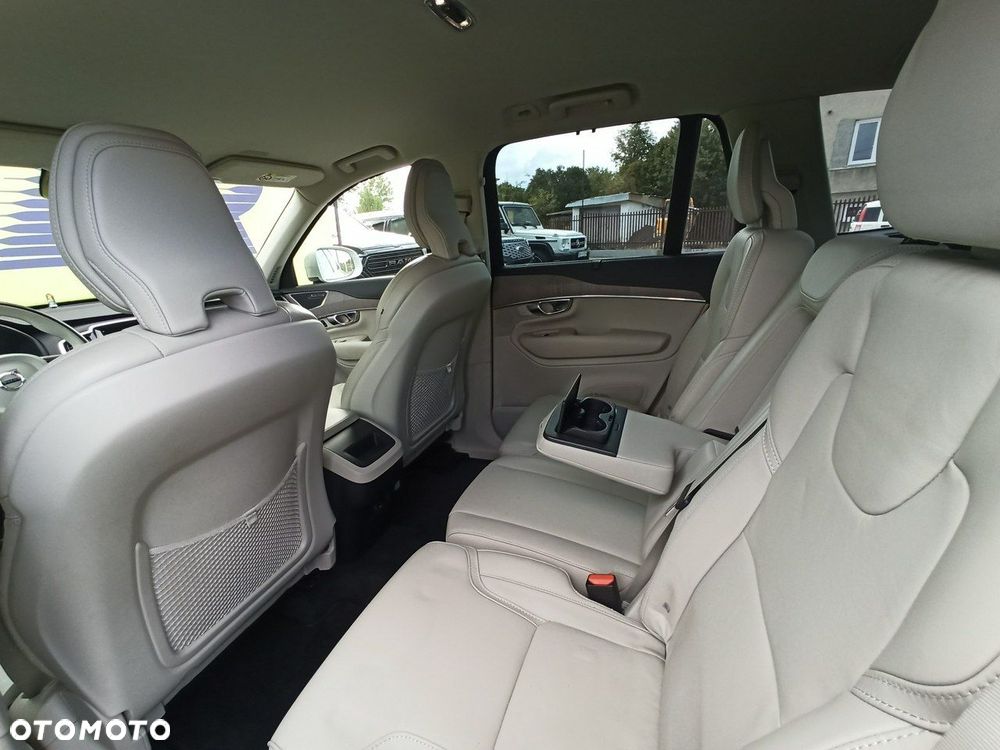 Volvo XC 90 - 8