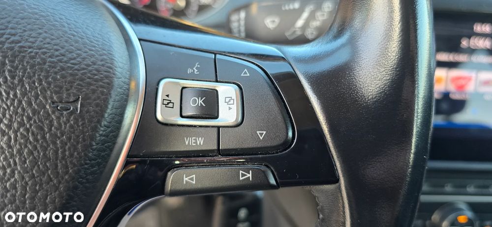 Volkswagen Golf 1.6 TDI BMT Comfortline - 31