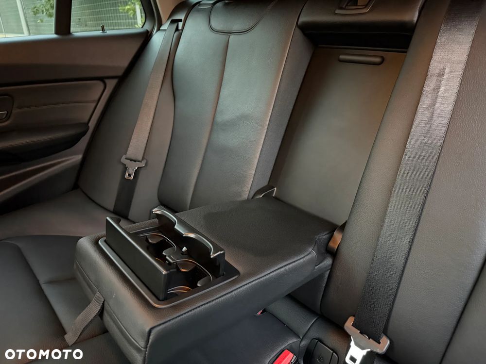BMW Seria 3 320d Advantage - 22