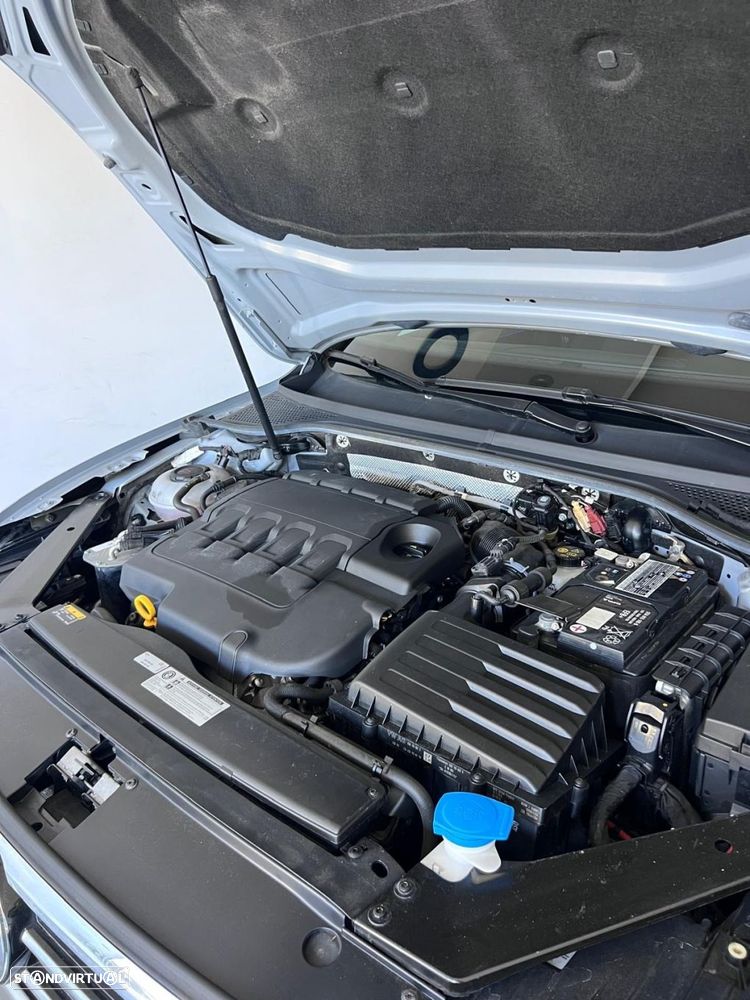 VW Passat 1.6 TDI Highline DSG - 12