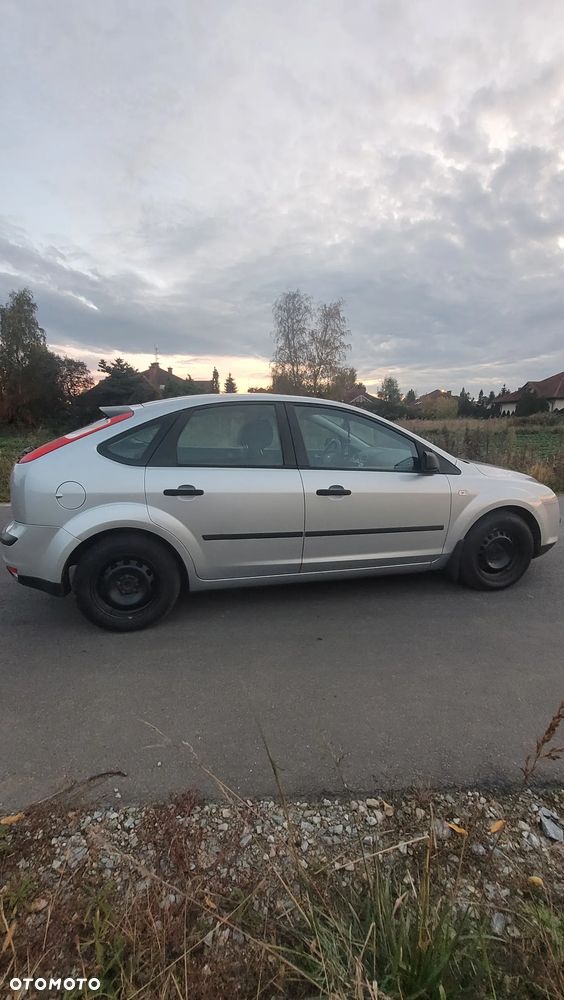 Ford Focus 1.4 16V Fun - 7