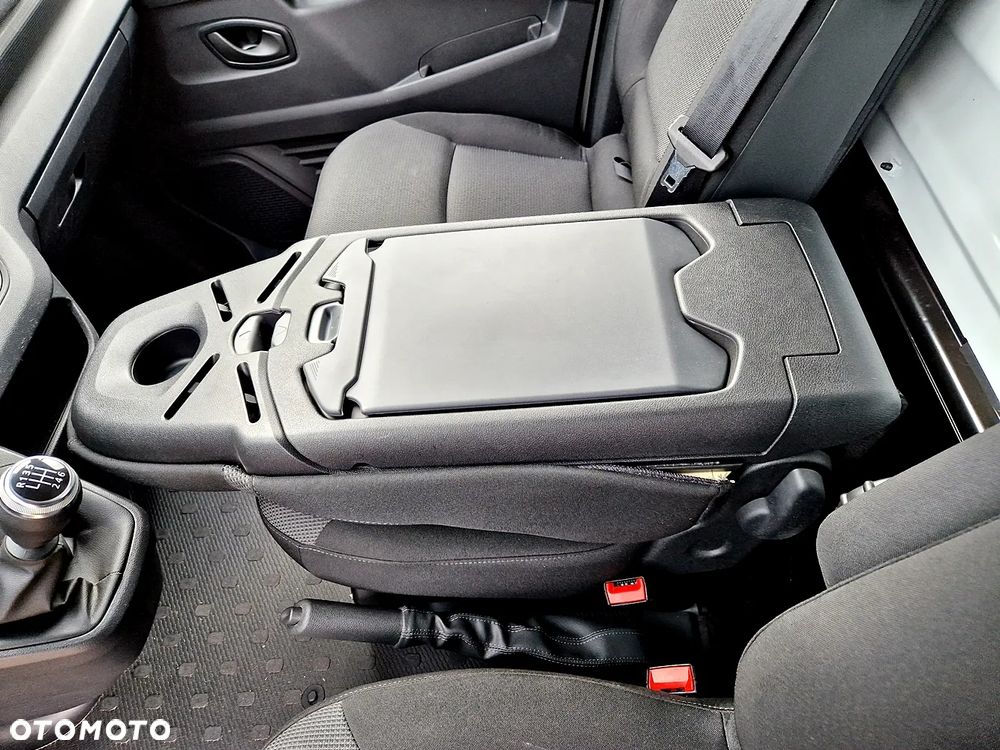 Renault Trafic - 15