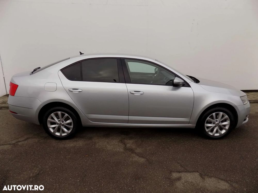 Skoda Octavia 2.0 TDI DSG 4X4 Style - 7