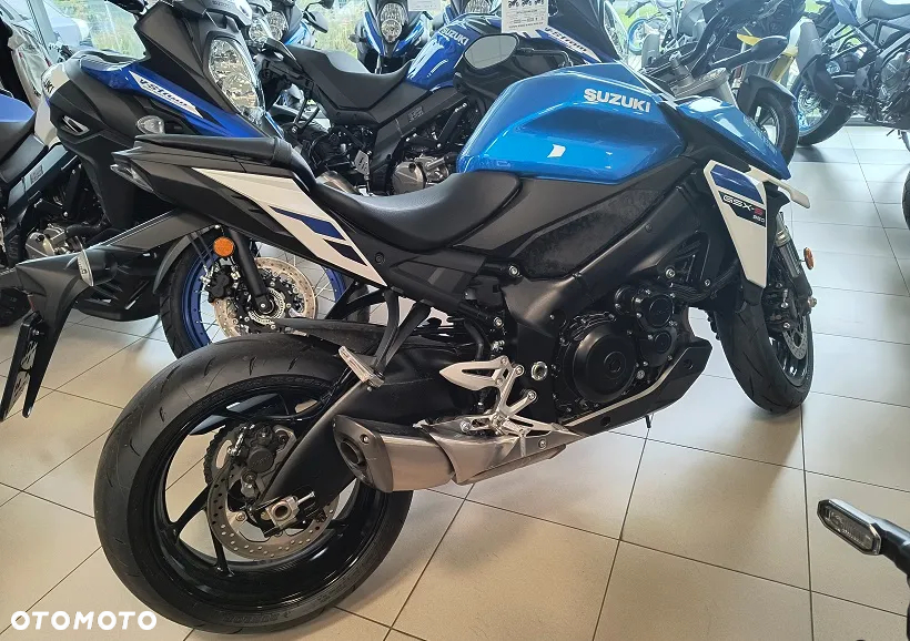 Suzuki GSX - 2