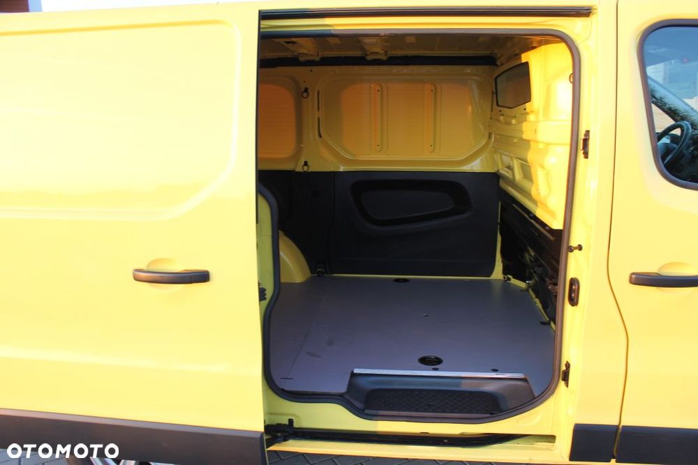 Nissan NV 300 - 14