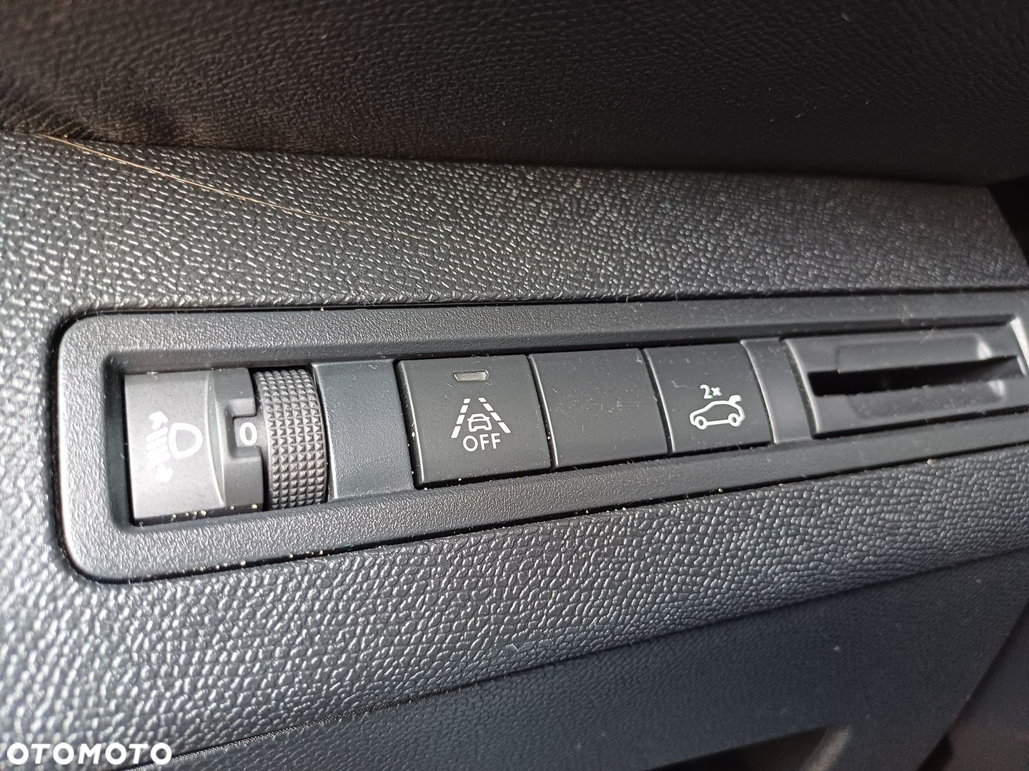 Peugeot 3008 1.2 PureTech Allure Pack S&S EAT8 - 24
