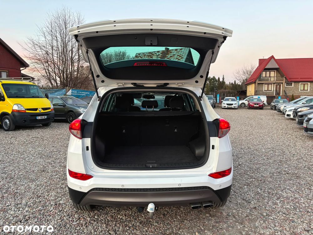 Hyundai Tucson 2.0 CRDI BlueDrive Comfort 2WD - 19