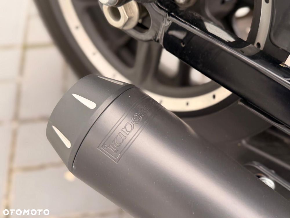 Harley-Davidson Sportster Iron 1200 - 12