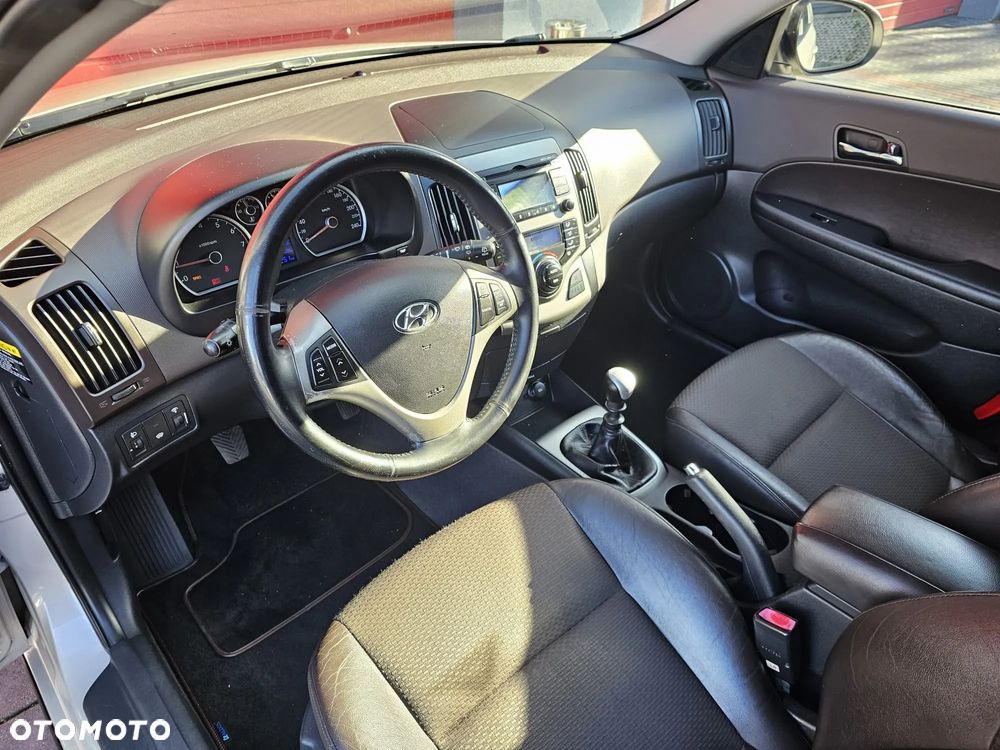 Hyundai i30 i30cw 2.0 Style - 18