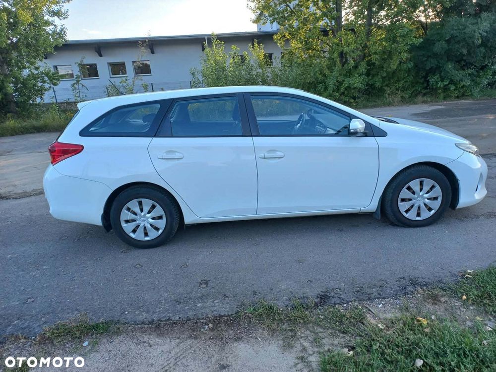 Toyota Auris 1.4 D-4D Active - 3