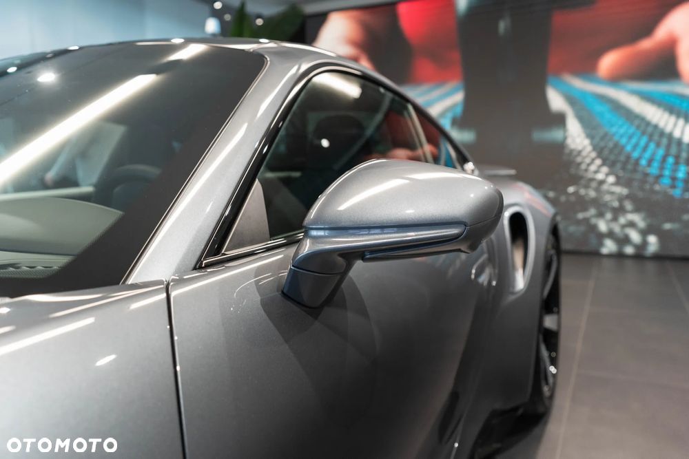 Porsche 911 Turbo S - 34