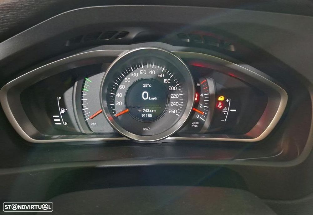 Volvo V40 2.0 D3 Momentum - 7