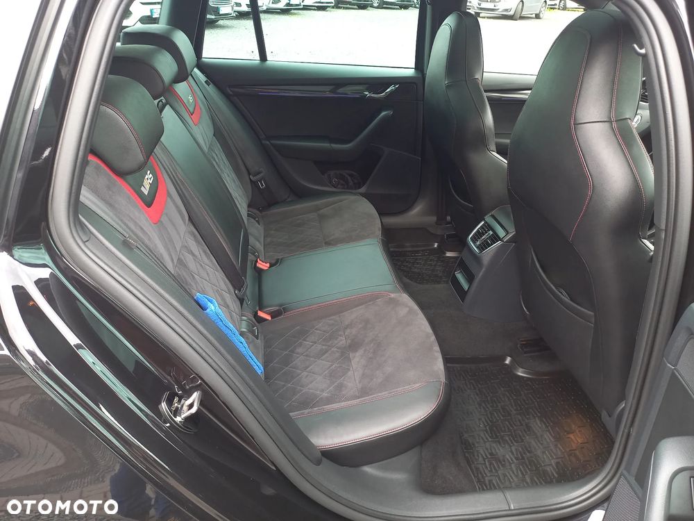 Skoda Octavia 2.0 TDI SCR RS DSG - 19