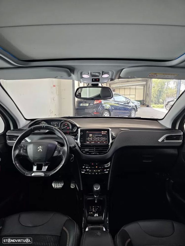 Peugeot 2008 1.2 PureTech GT Line EAT6 - 29