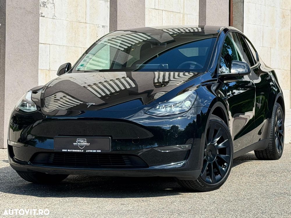 Tesla Model Y Long Range Dual Motor AWD - 2