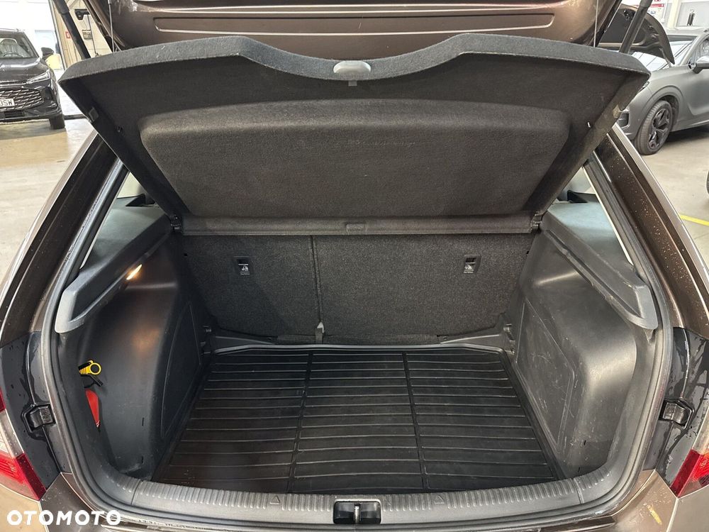 Skoda RAPID 1.0 TSI Ambition - 18