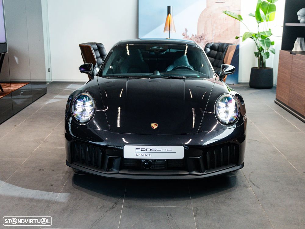 Porsche 911 (992) Carrera GTS - 2