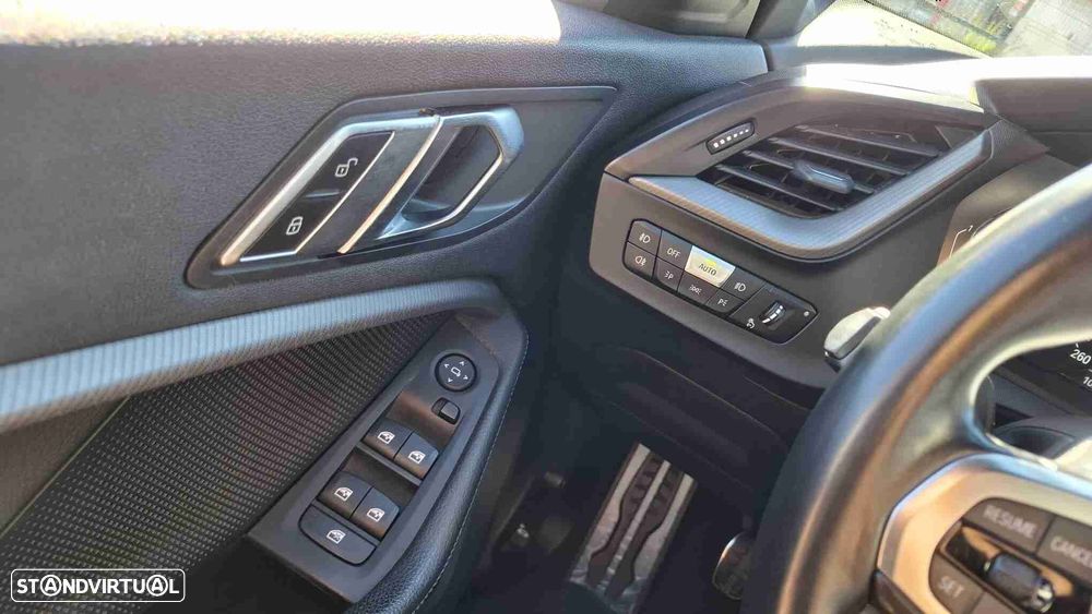 BMW 116 d Pack M - 19