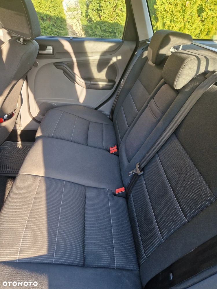 Ford Focus 2.0 TDCi Ghia DPF - 5