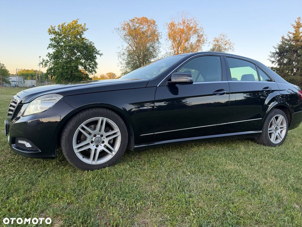 Mercedes-Benz Klasa E 220 CDI DPF BlueEFFICIENCY Automatik Avantgarde - 3