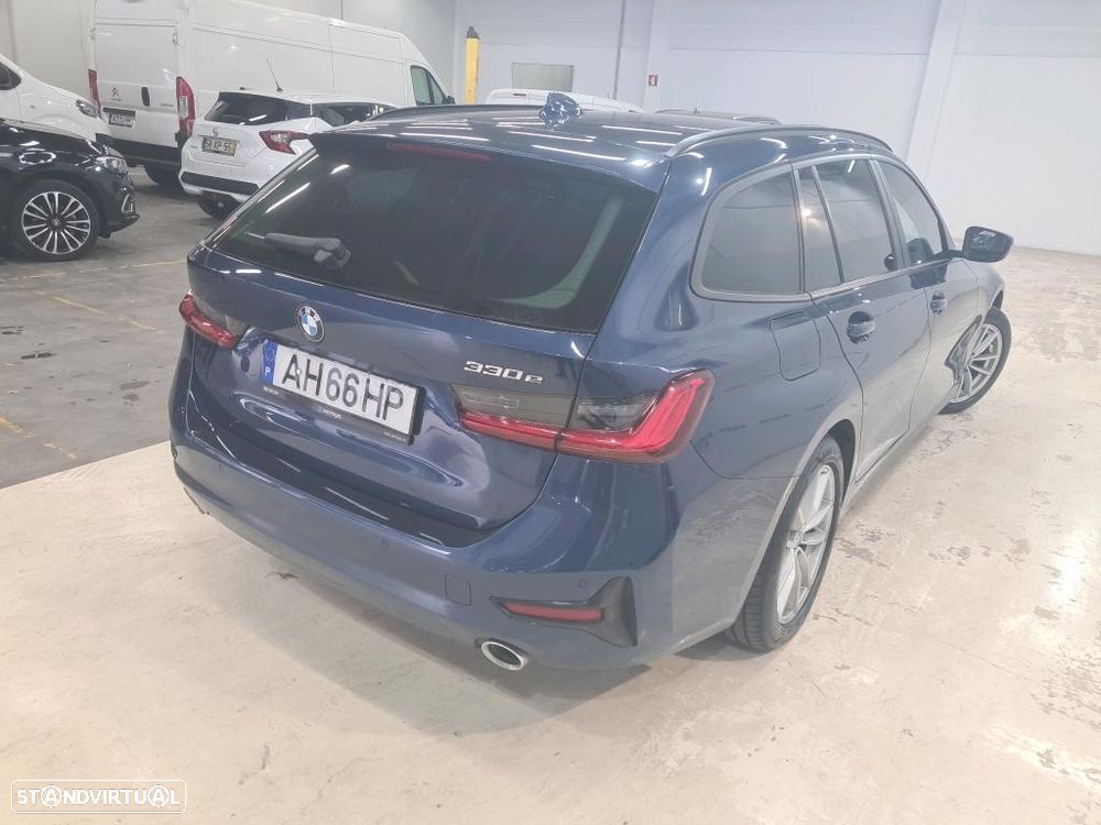 BMW 330 e Corporate Edition Auto - 3
