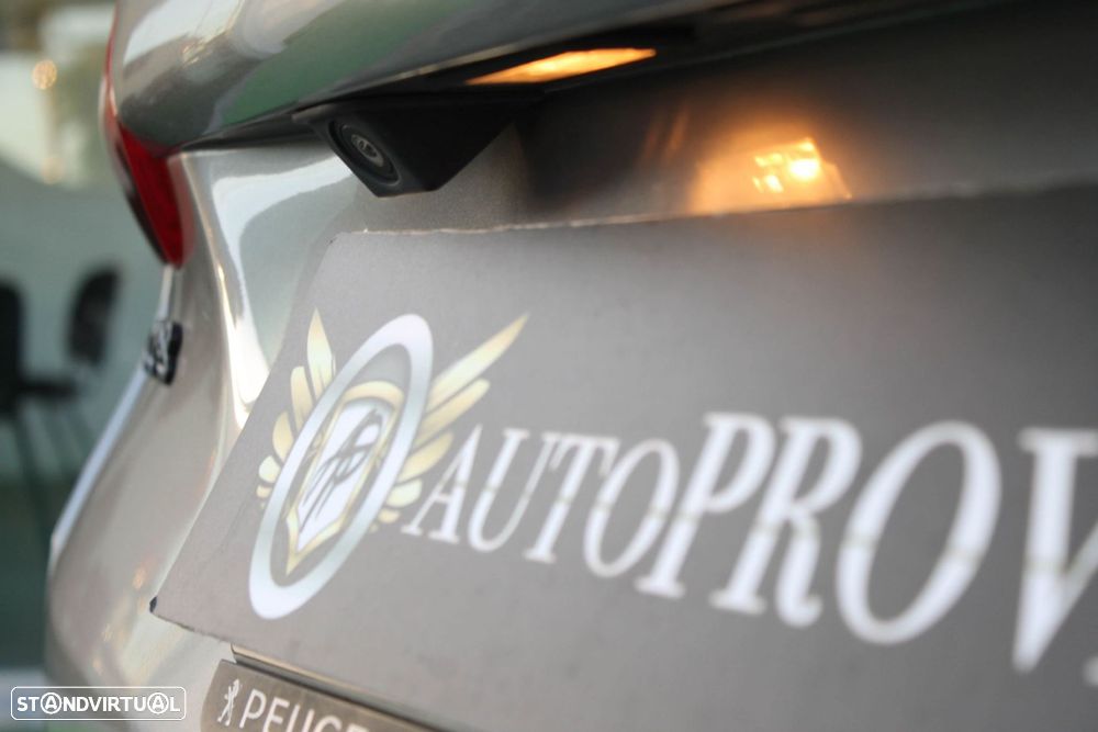 Peugeot 2008 1.6 BlueHDi Style - 20
