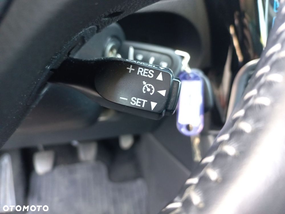 Toyota Auris 1.6 D-4D Premium - 17