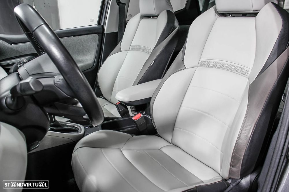 Toyota Yaris 1.5 HDF Luxury - 17