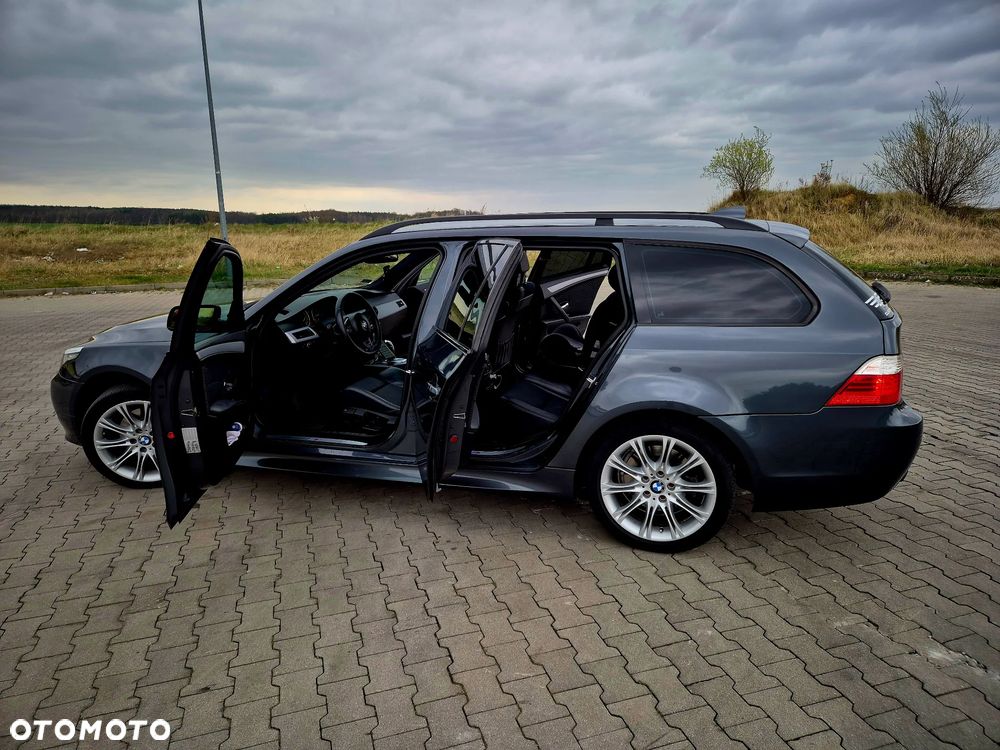 BMW Seria 5 530d xDrive Touring - 13