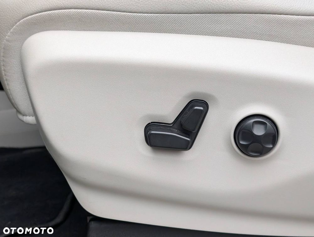 Chrysler Pacifica - 29