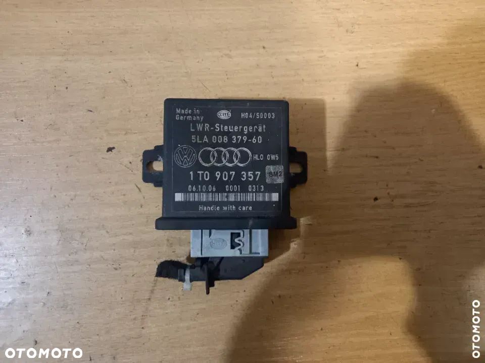 Sterownik świateł Volkswagen Golf V 1T0907357