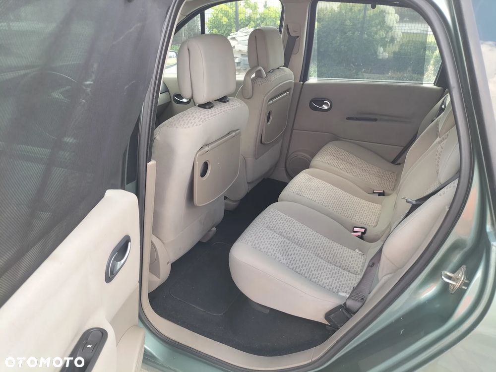 Renault Scenic 1.5 dCi Confort Authentique - 4
