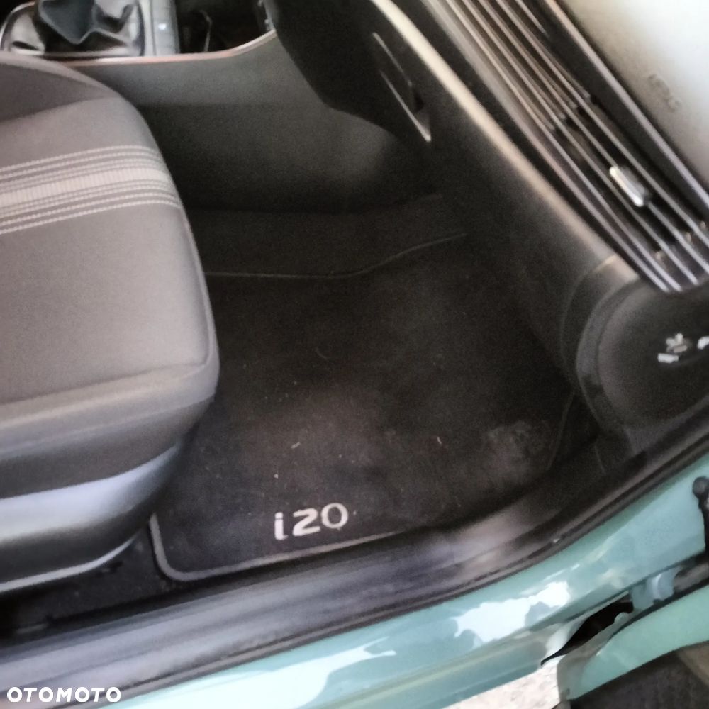 Hyundai i20 1.2 Pure - 19