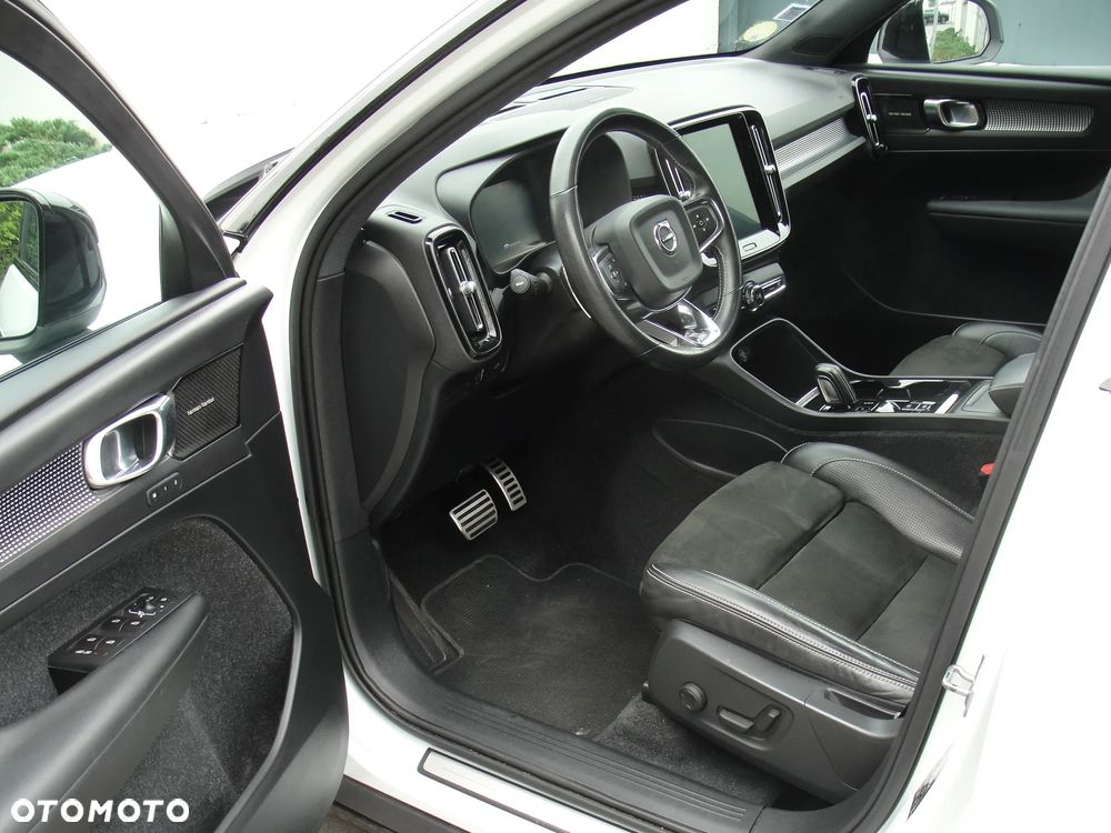 Volvo XC 40 D4 AWD Geartronic R-Design - 11