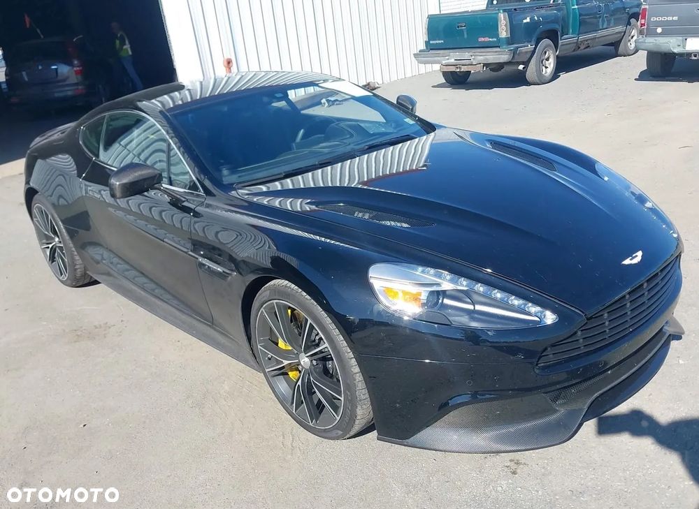 Aston Martin Vanquish Coupe - 2