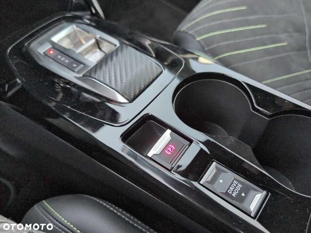Peugeot 208 - 19