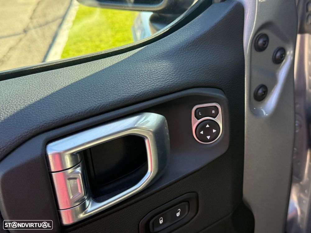 Jeep Wrangler Unlimited - 26