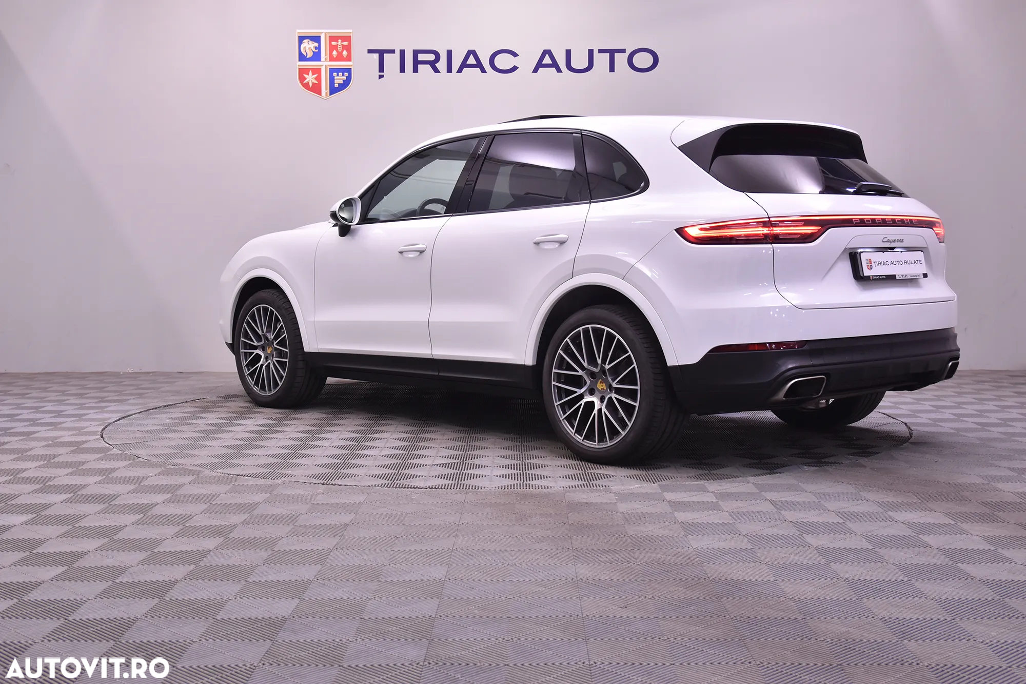 Porsche Cayenne - 3