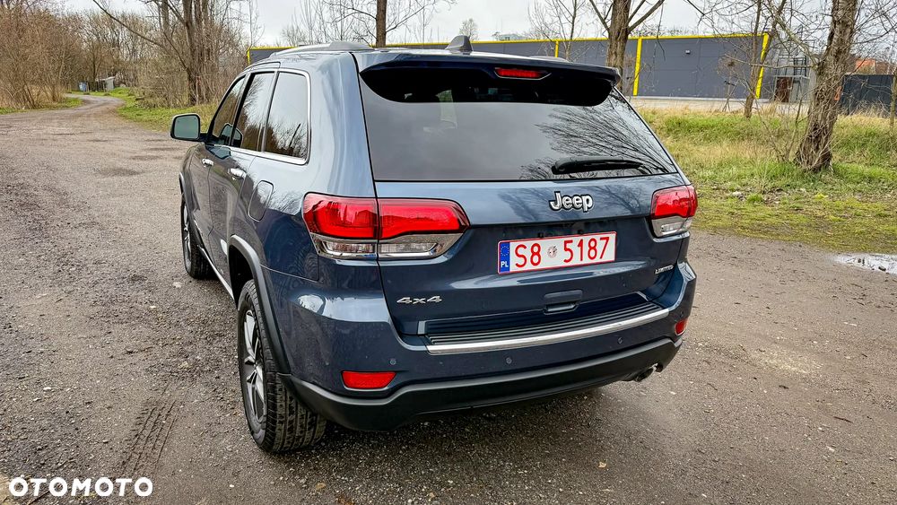 Jeep Grand Cherokee - 12