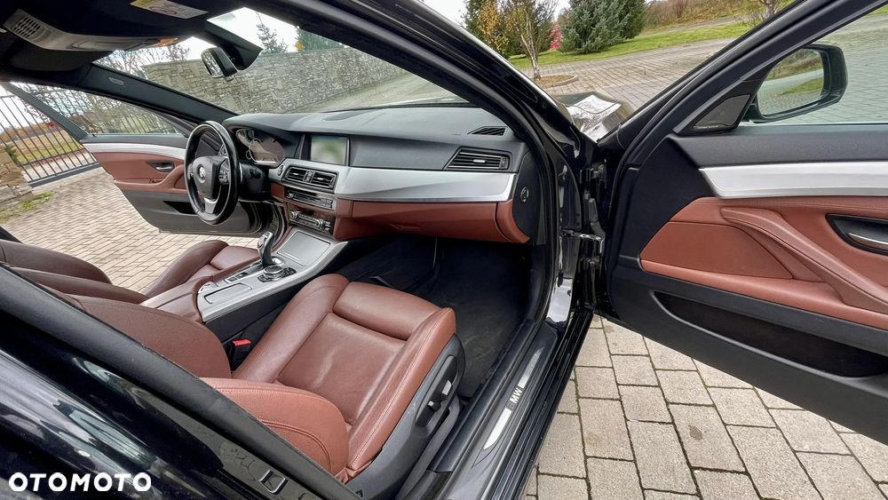 BMW Seria 5 525d xDrive Luxury Line - 19