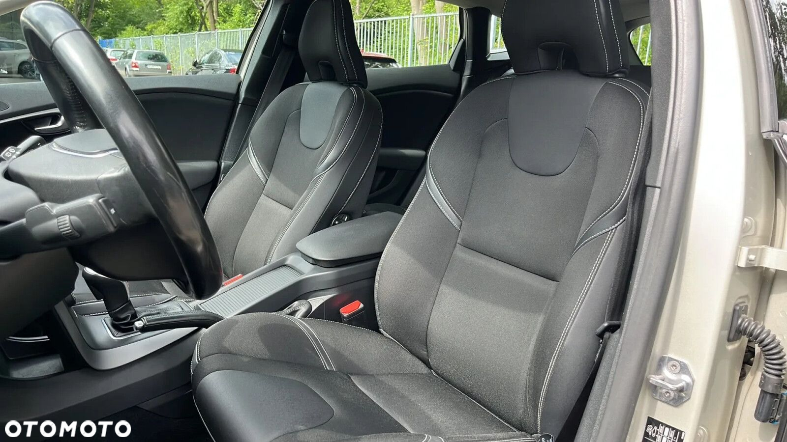 Volvo V40 D3 Drive-E Momentum - 13