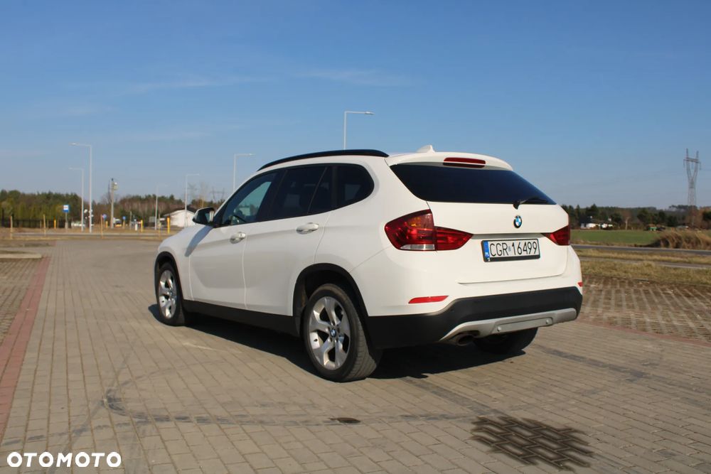 BMW X1 xDrive18d - 11