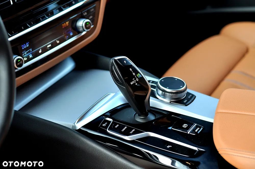 BMW Seria 5 520i - 16