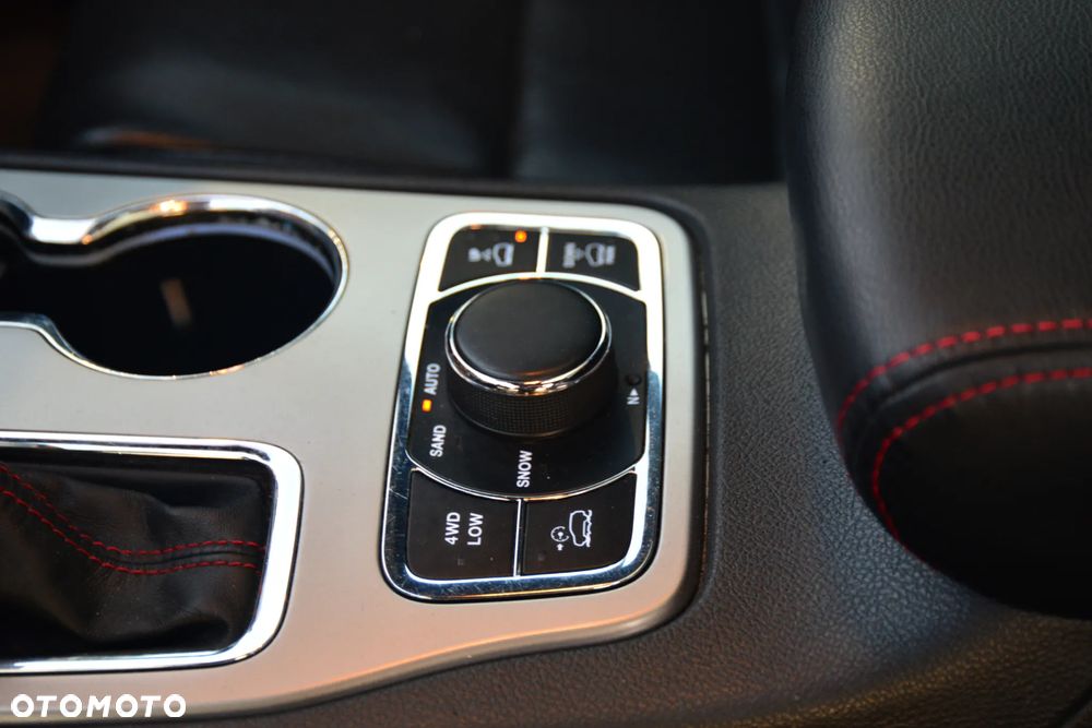 Jeep Grand Cherokee - 28