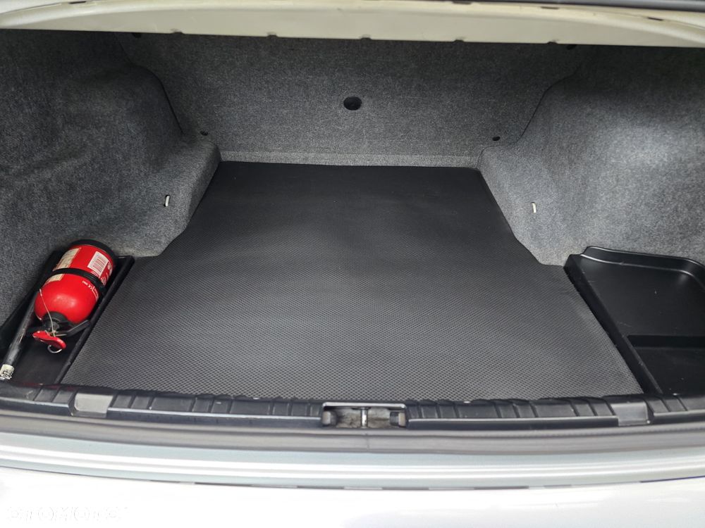 BMW Seria 3 - 38