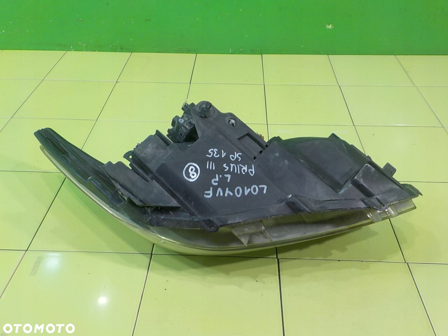 TOYOTA PRIUS III 1.8 VVTI AUT 10r 5D lampa lewa przod - 6